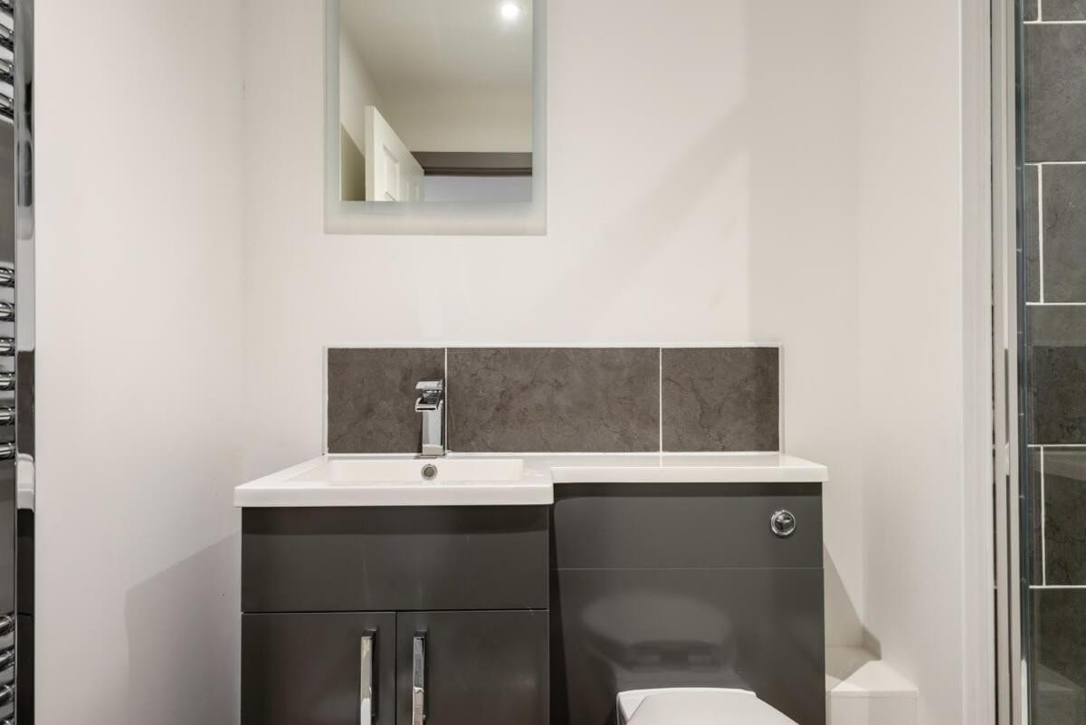 Contemporary 1 Bedroom Apartment In Central Hull كينغستون أبون هول المظهر الخارجي الصورة