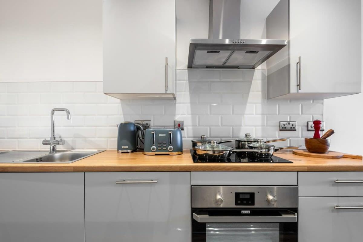 Contemporary 1 Bedroom Apartment In Central Hull كينغستون أبون هول المظهر الخارجي الصورة