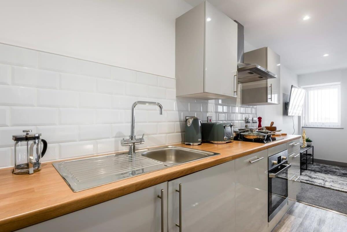 Contemporary 1 Bedroom Apartment In Central Hull كينغستون أبون هول المظهر الخارجي الصورة