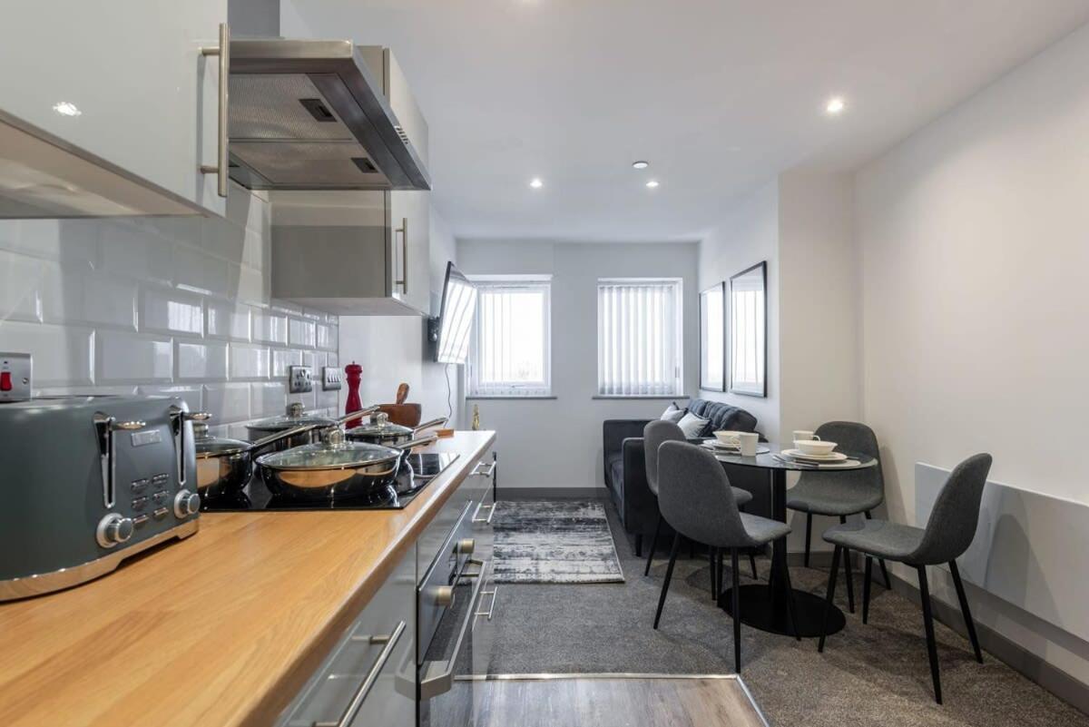 Contemporary 1 Bedroom Apartment In Central Hull كينغستون أبون هول المظهر الخارجي الصورة